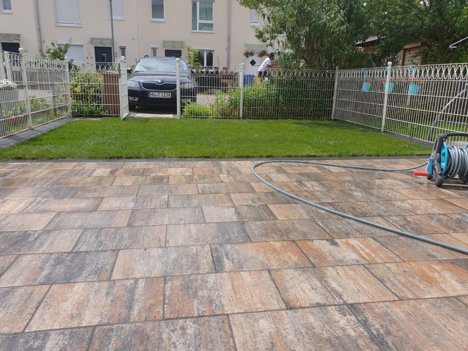 Rasenkanten setzen – Saubere Übergänge zwischen Rasen und Beet