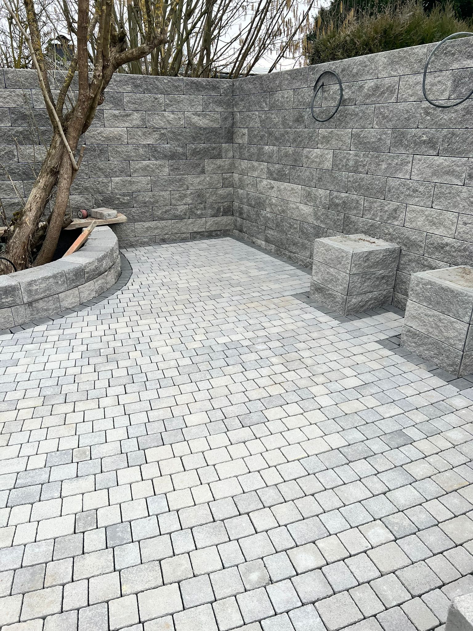 Warum billig Pflastern am Ende teuer wird – Die versteckten Folgen