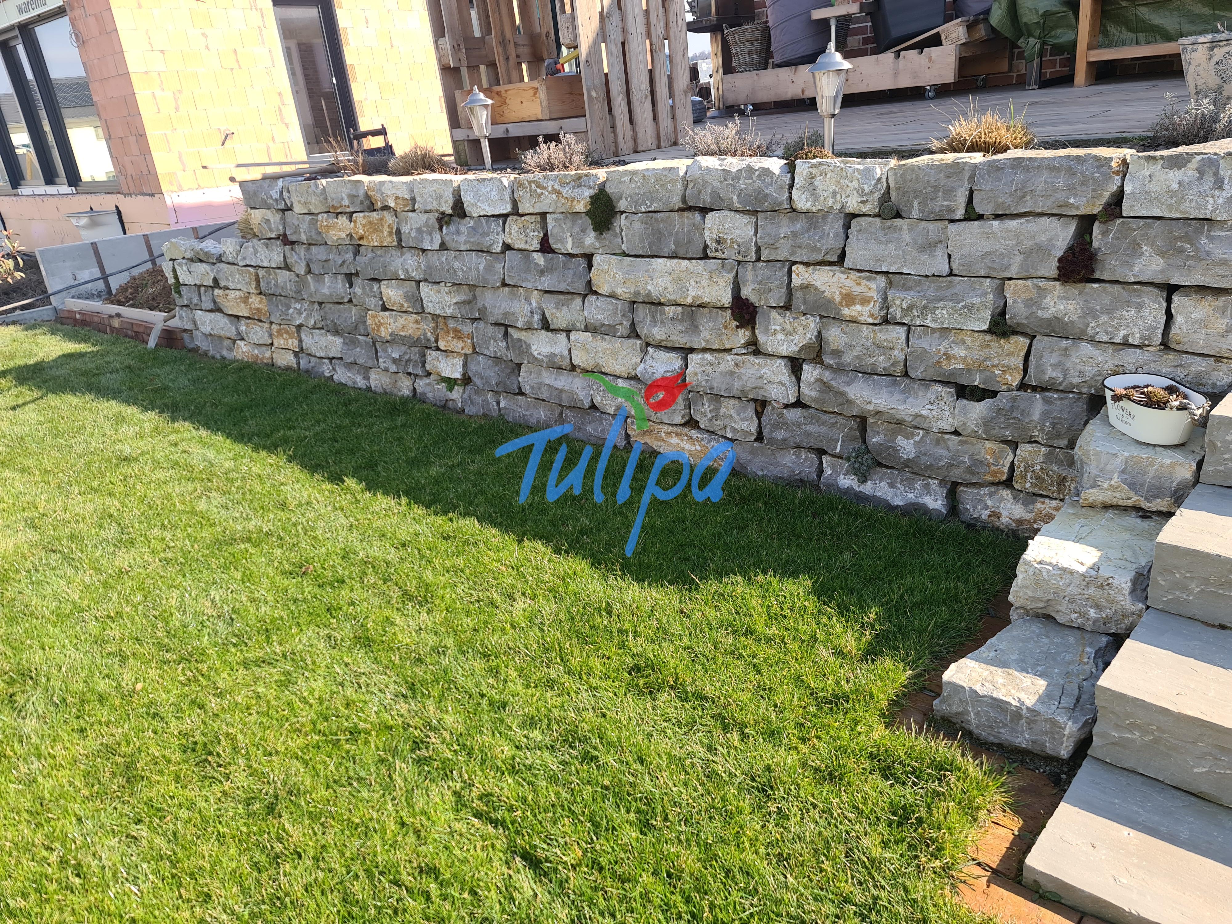 Naturstein im Garten richtig einsetzen – Granit, Basalt, Sandstein im Vergleich