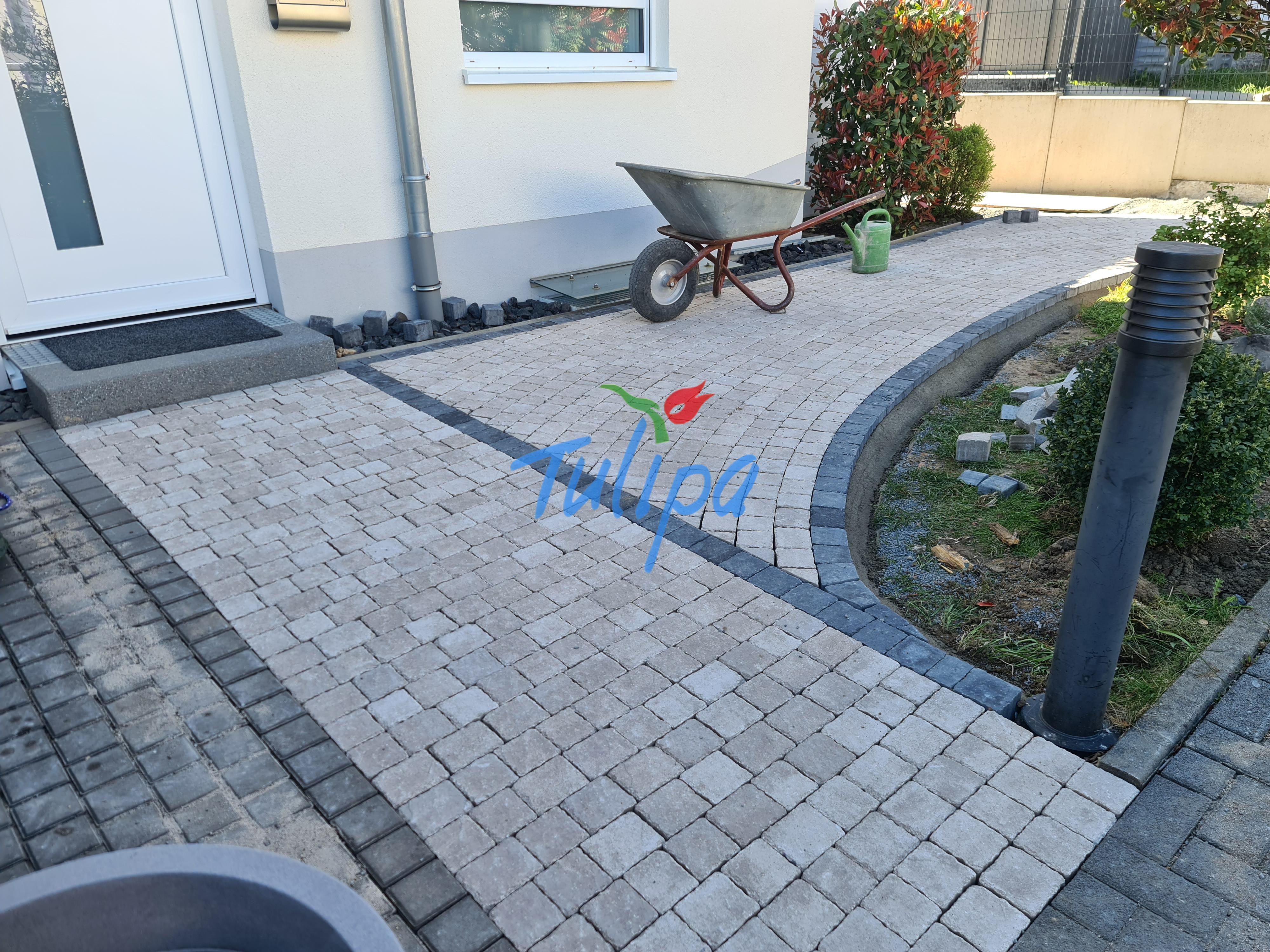 Gartenwege und Flächen richtig beleuchten – Sicherheit trifft Ästhetik