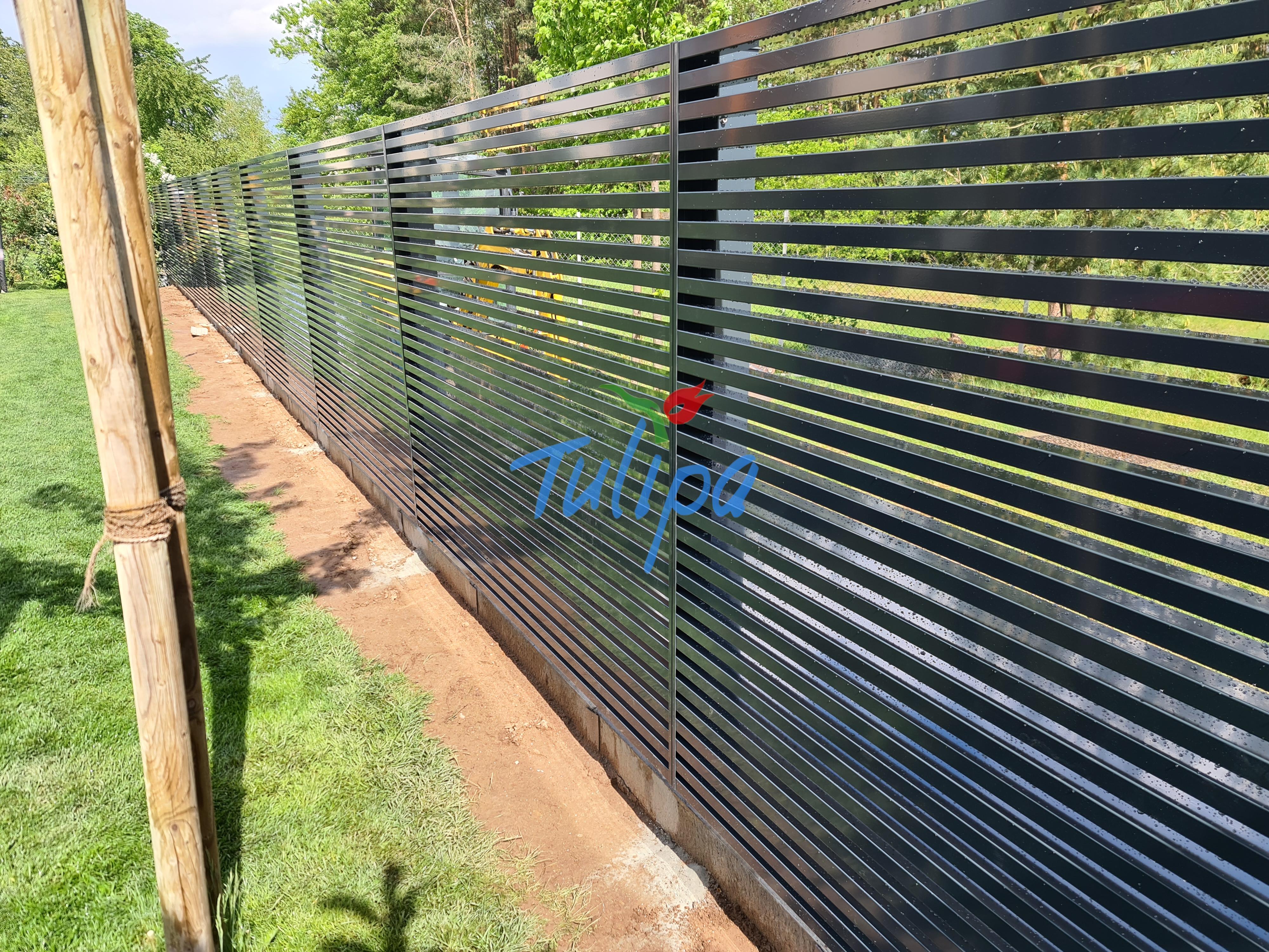 Anthrazit im Garten – Trend oder zeitloser Klassiker?