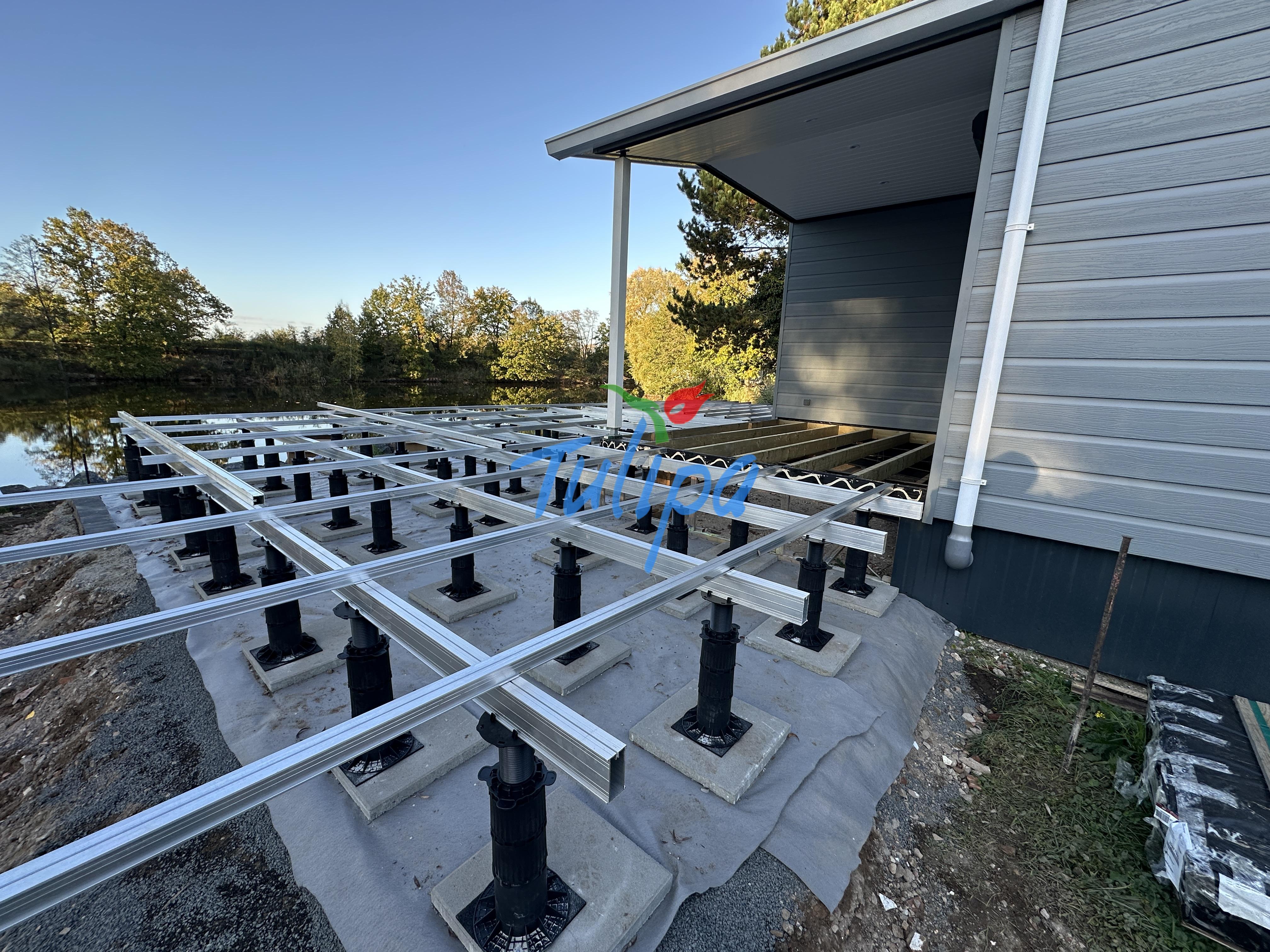 Terrasse ans Haus anschließen – So wird der Übergang dicht und sauber